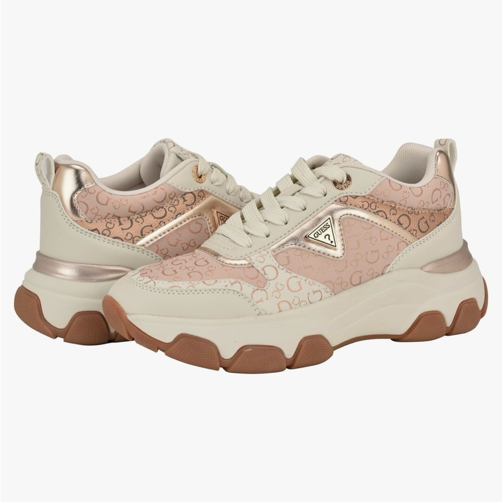 GUESS Womens Chunky Sneakers size 9